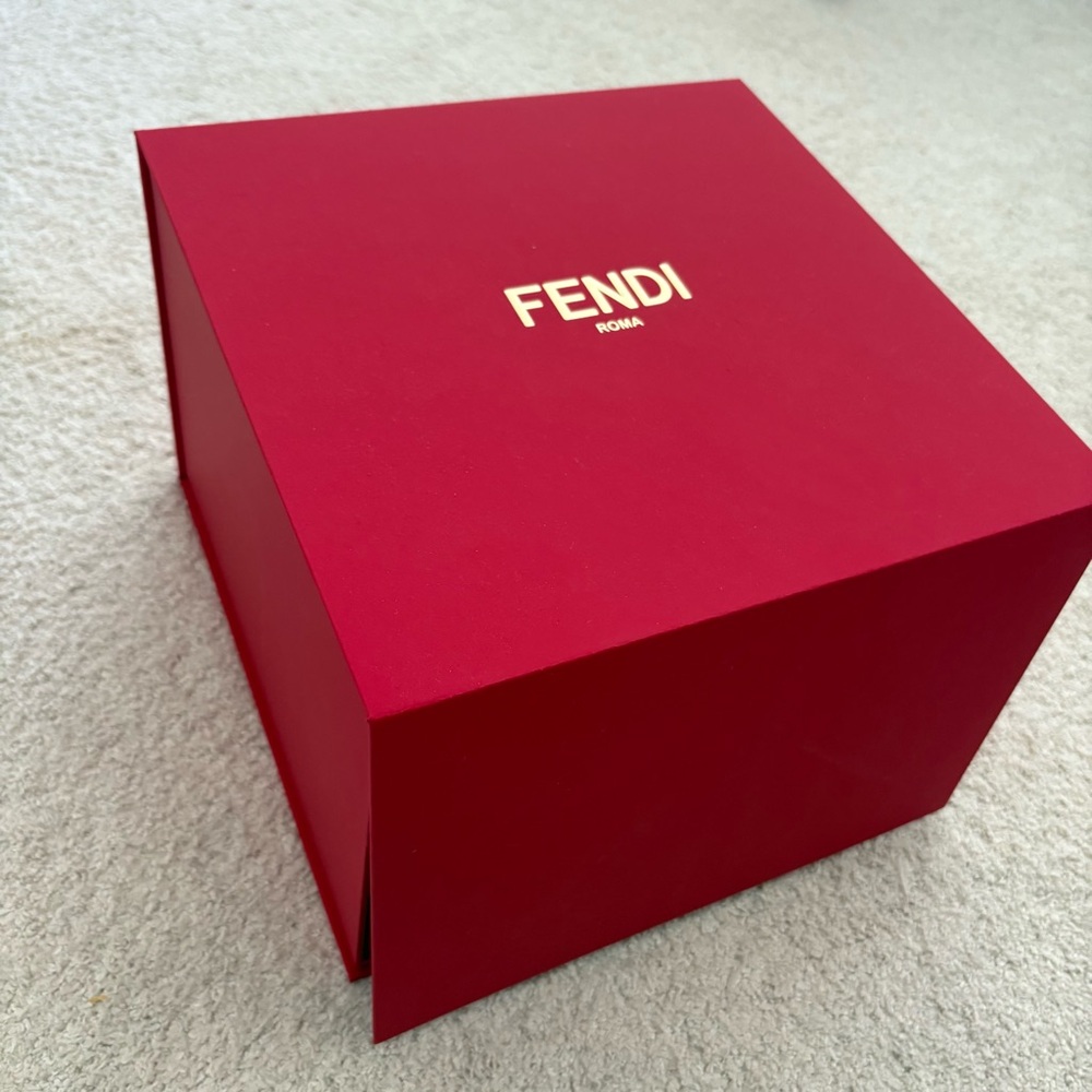 Fendi VIP Red Calligraphy Gift Set - Picture 7 of 9